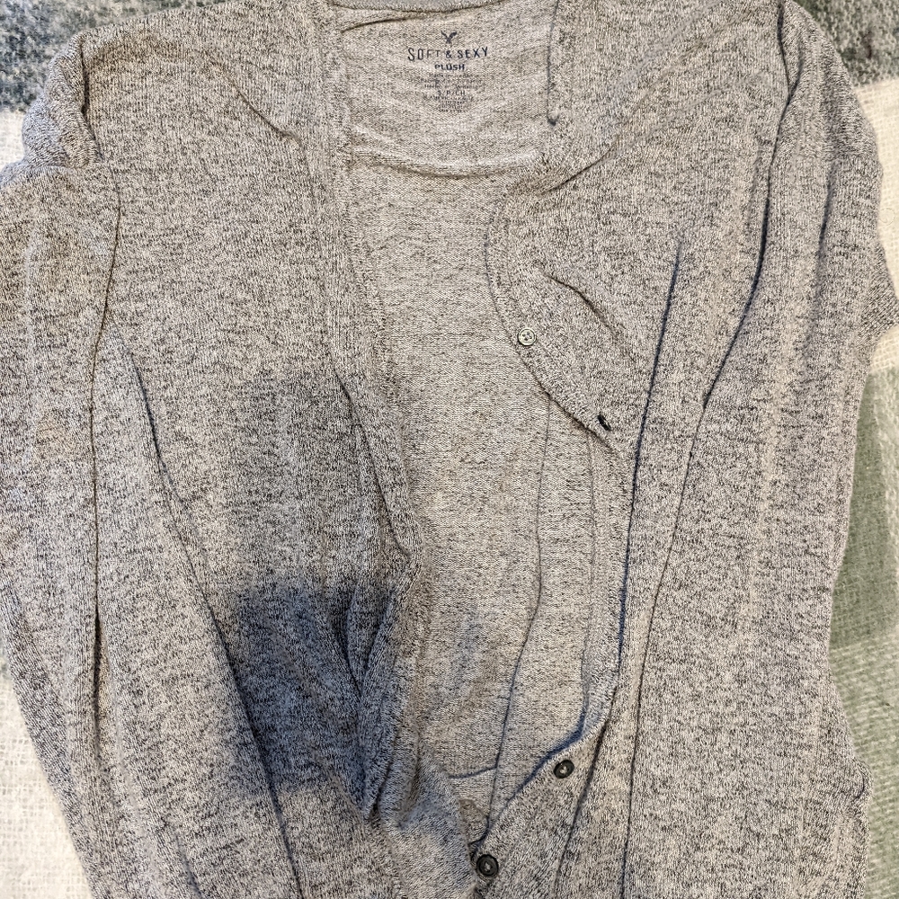 Soft and sexy American eagle cardigan